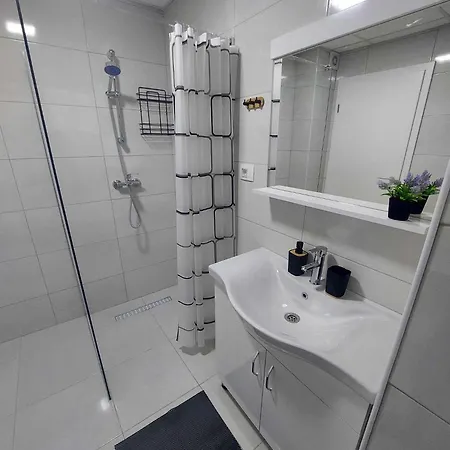 Dif 2 Apartment *